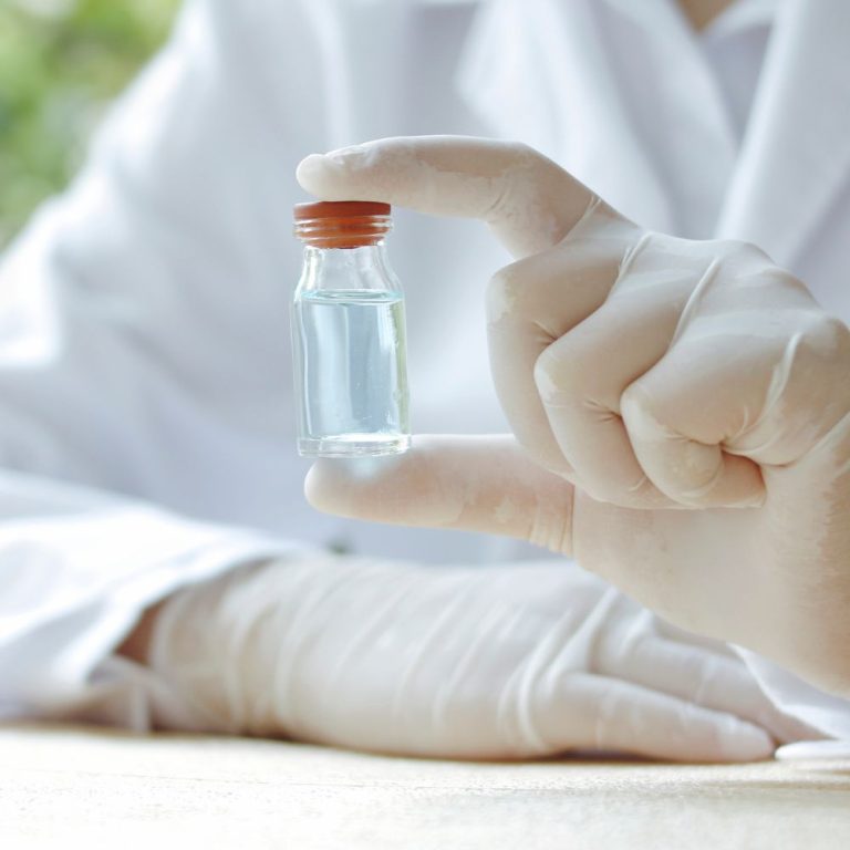 Removes trace organics, color bodies, and reaction by-products from fine chemical streams—enhancing purity and stabilization.