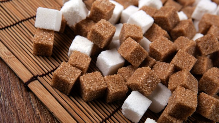 Adsorbs color-causing impurities from sugar, producing a lighter, cleaner syrup to enhance purity, taste, and quality.